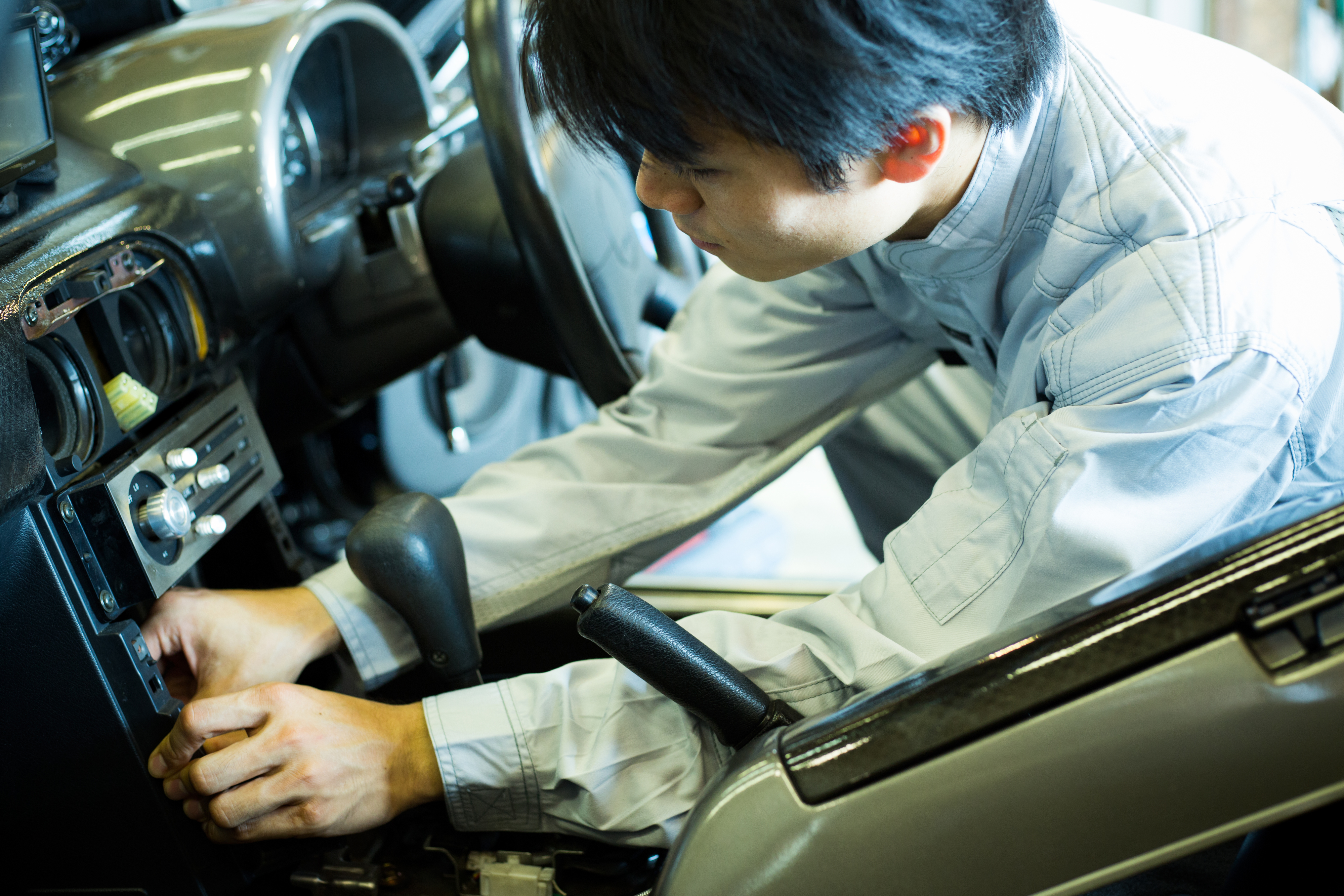 トヨワク自動車整備士写真