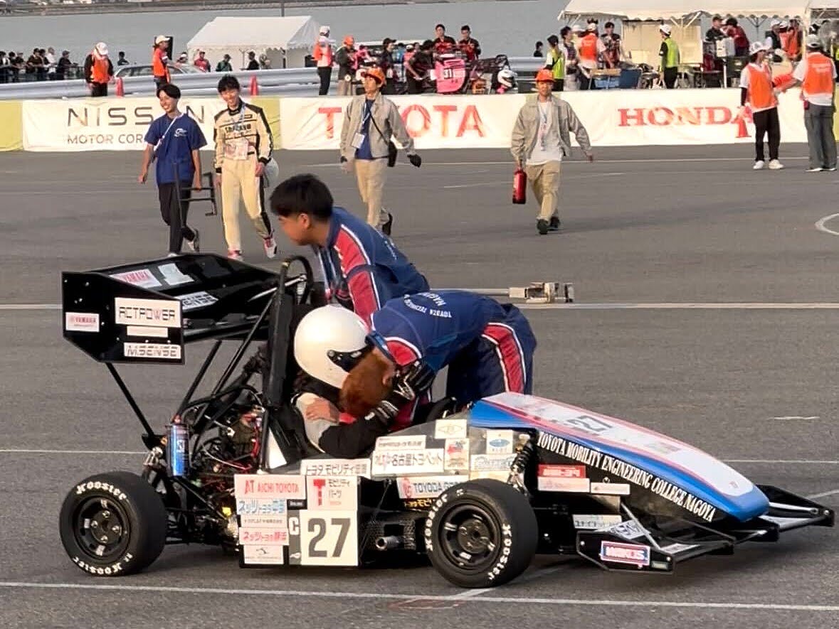 学生フォーミュラ_整備士6