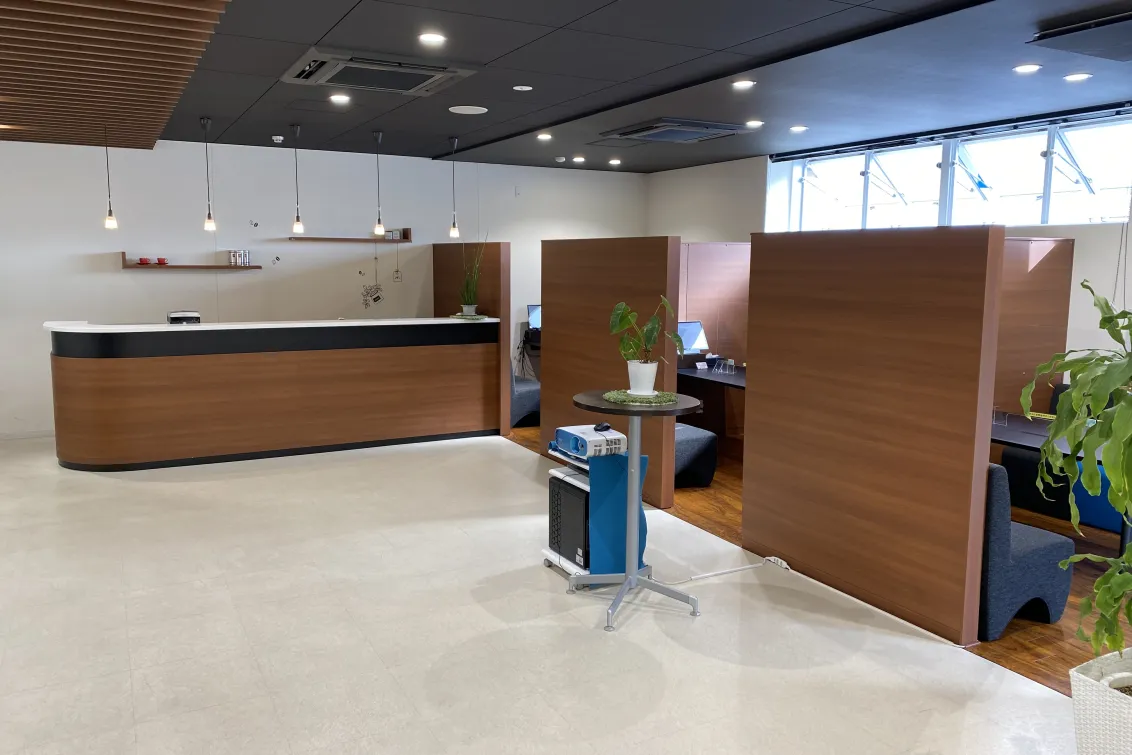 ネッツトヨタ福岡株式会社_原店_ショールーム風景2