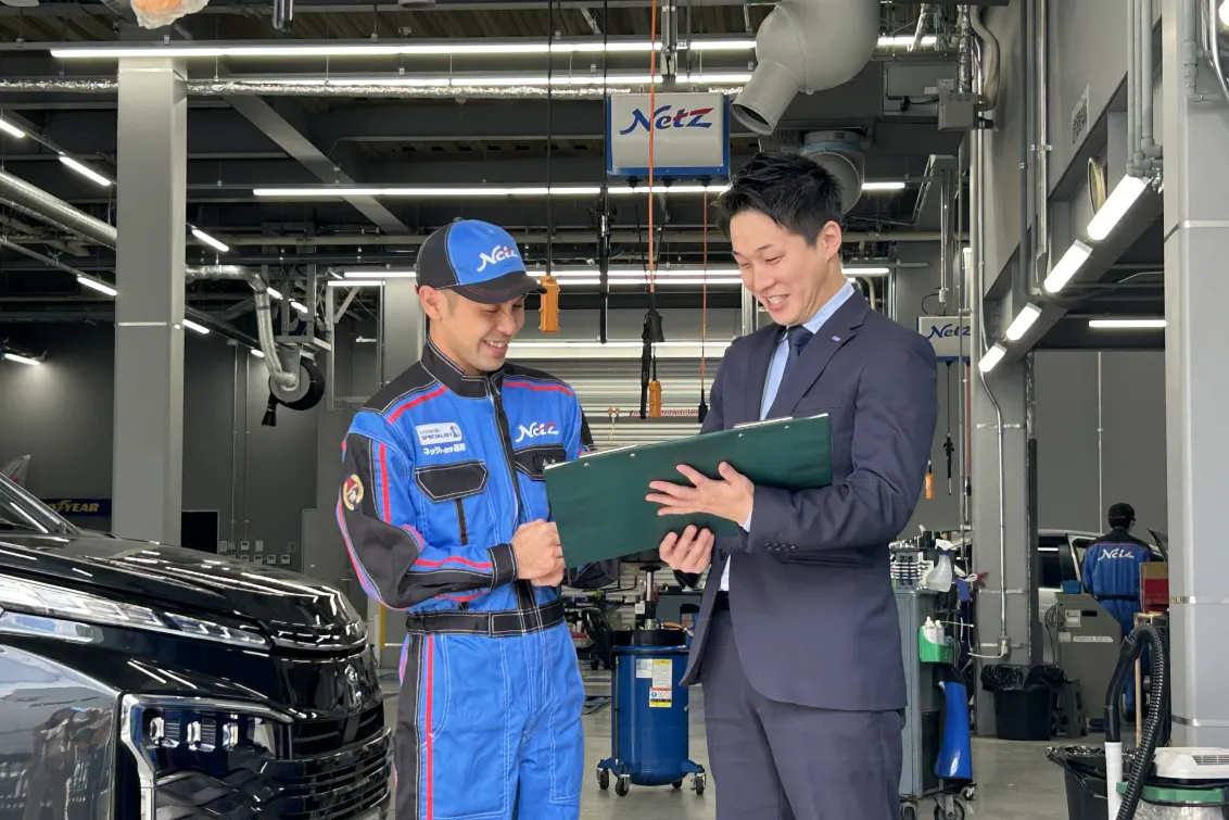 ネッツトヨタ福岡株式会社_駅南本店_仕事風景