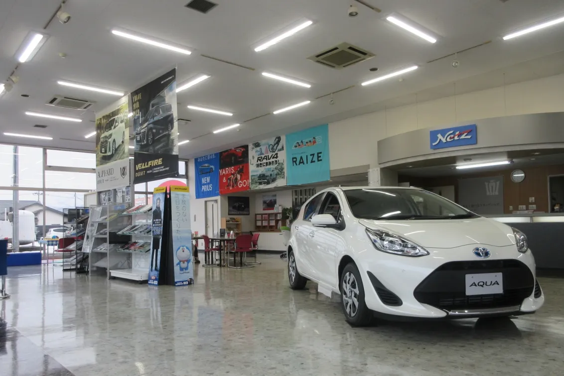 トヨタ_ネッツトヨタ越後株式会社_柏崎店_店舗内装