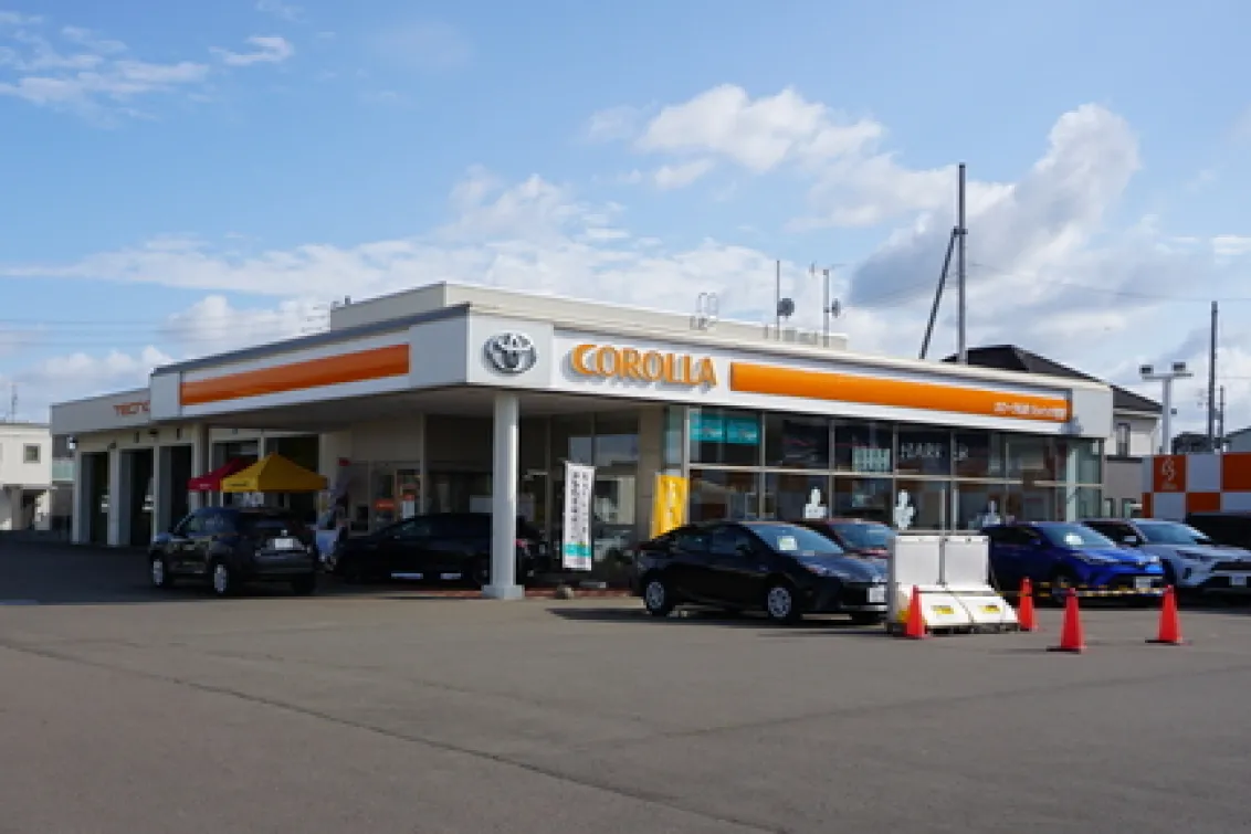 トヨタカローラ札幌_ジョイック恵庭_店舗外観