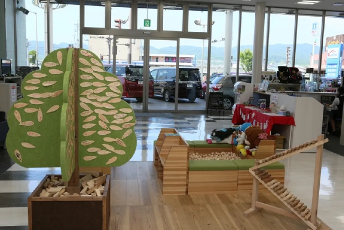 ネッツトヨタ和歌山_岩出店_内観3