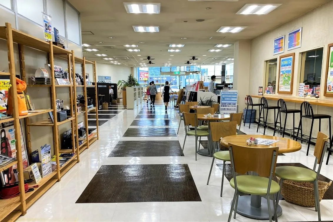 ネッツトヨタ和歌山_紀ノ川店_内観