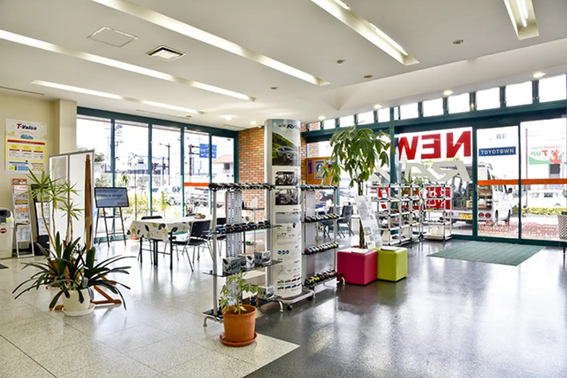 トヨタカローラ福島株式会社_会津店_内装