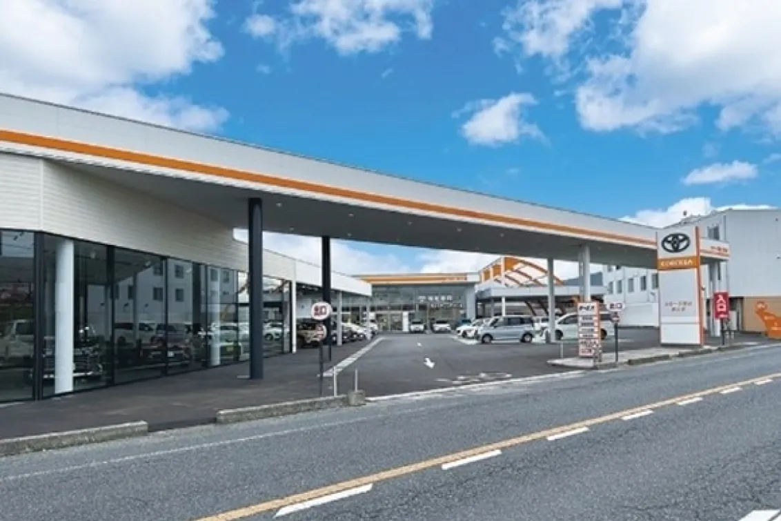 トヨタカローラ岡山株式会社＿津山店＿外観