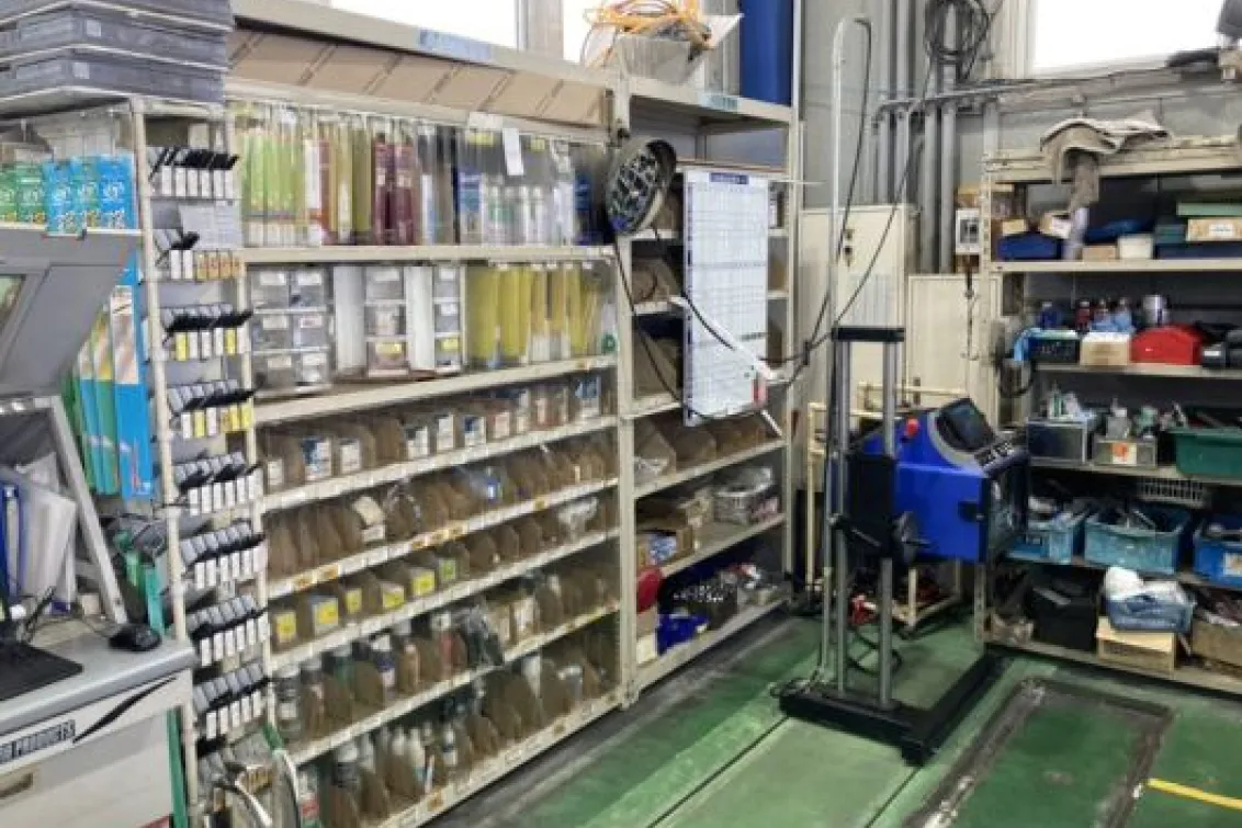 ネッツトヨタゾナ神戸株式会社_北神店_店舗内装