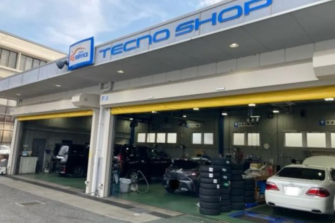 ネッツトヨタゾナ神戸株式会社_北神店_整備場