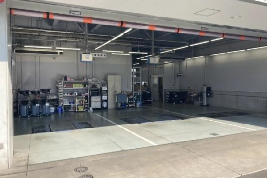 ネッツトヨタゾナ神戸株式会社_伊丹店_整備場