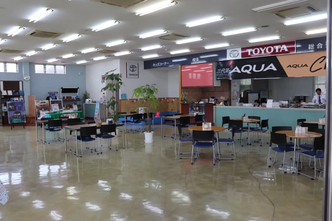 宮崎トヨタ自動車株式会杜 ＿小林店＿店舗内観