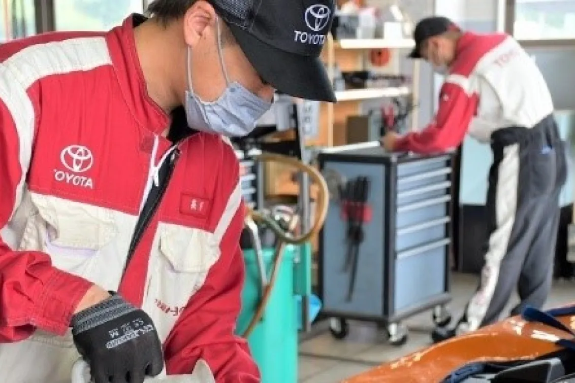 トヨタ_愛媛トヨタ自動車株式会社_西条・新居浜店_作業風景