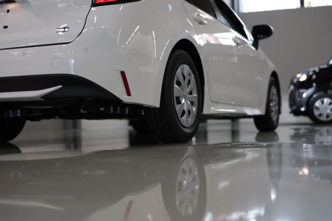 トヨタカローラ名古屋株式会社_豊橋下地店_内観