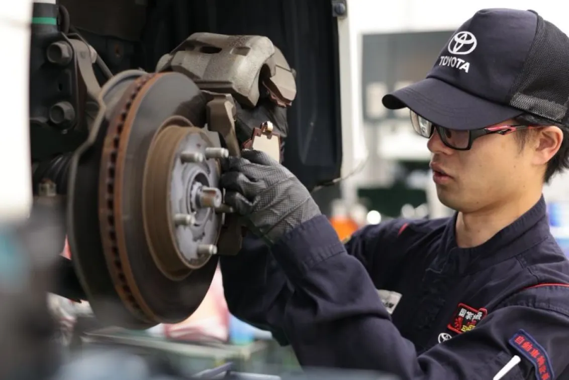 トヨタカローラ名古屋株式会社_豊川店_スタッフ