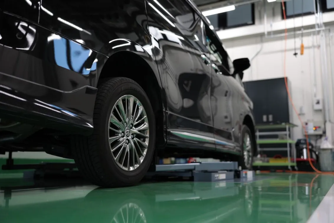 トヨタカローラ名古屋株式会社_大府店_内観