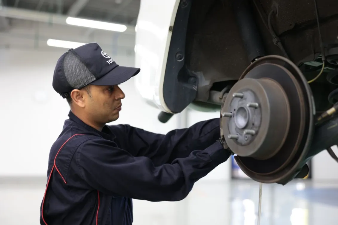 トヨタカローラ名古屋株式会社_岡崎上地店_スタッフ