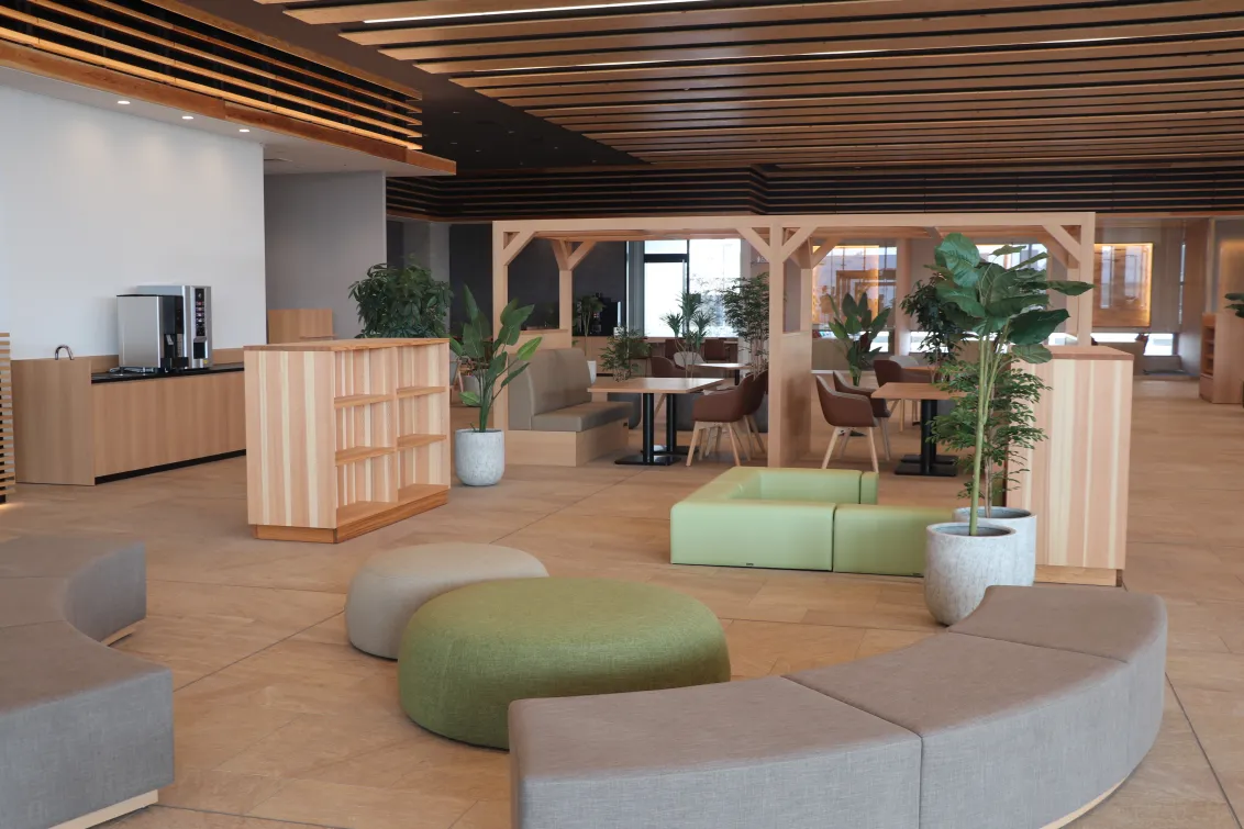 愛知トヨタ 株式会社ATグループ_豊橋下地店_内観