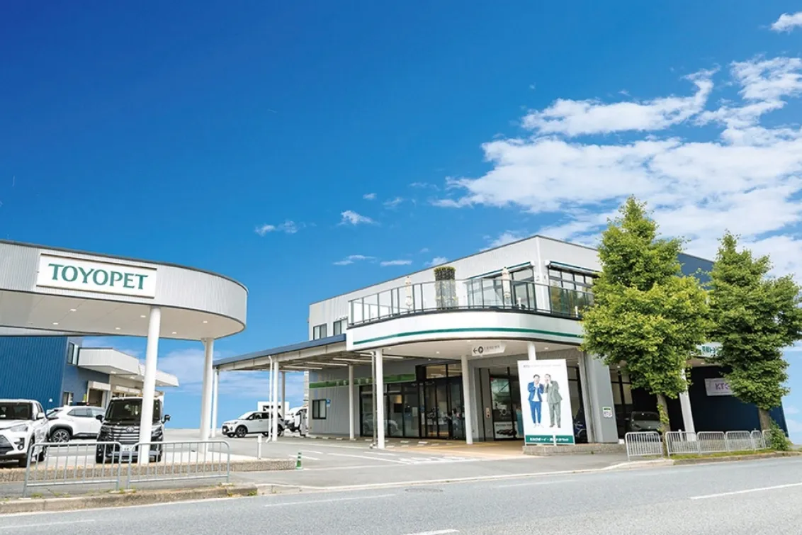 京都トヨペット_カドノ八条店_店舗外観