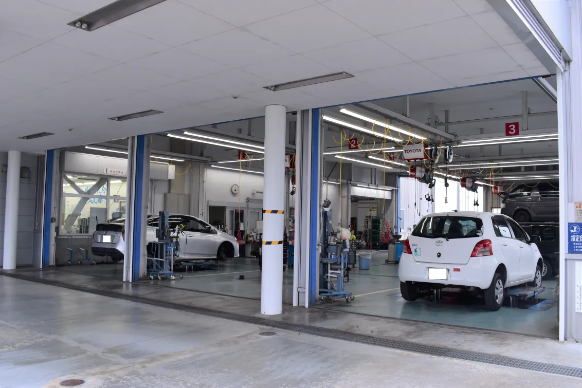 トヨタモビリティ富山株式会社_Seul高岡南_整備工場