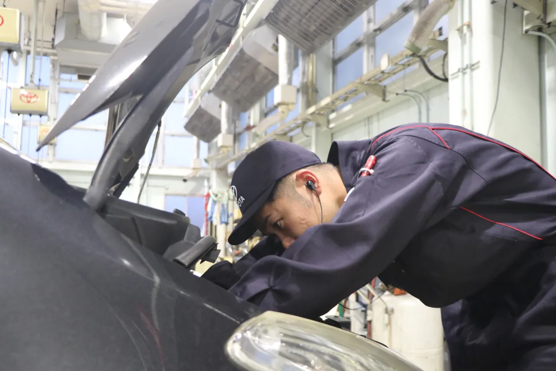 栃木トヨタ自動車株式会社_横田店_整備風景