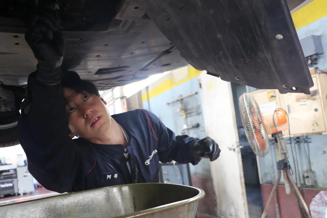 栃木トヨタ自動車株式会社_足利店_整備風景