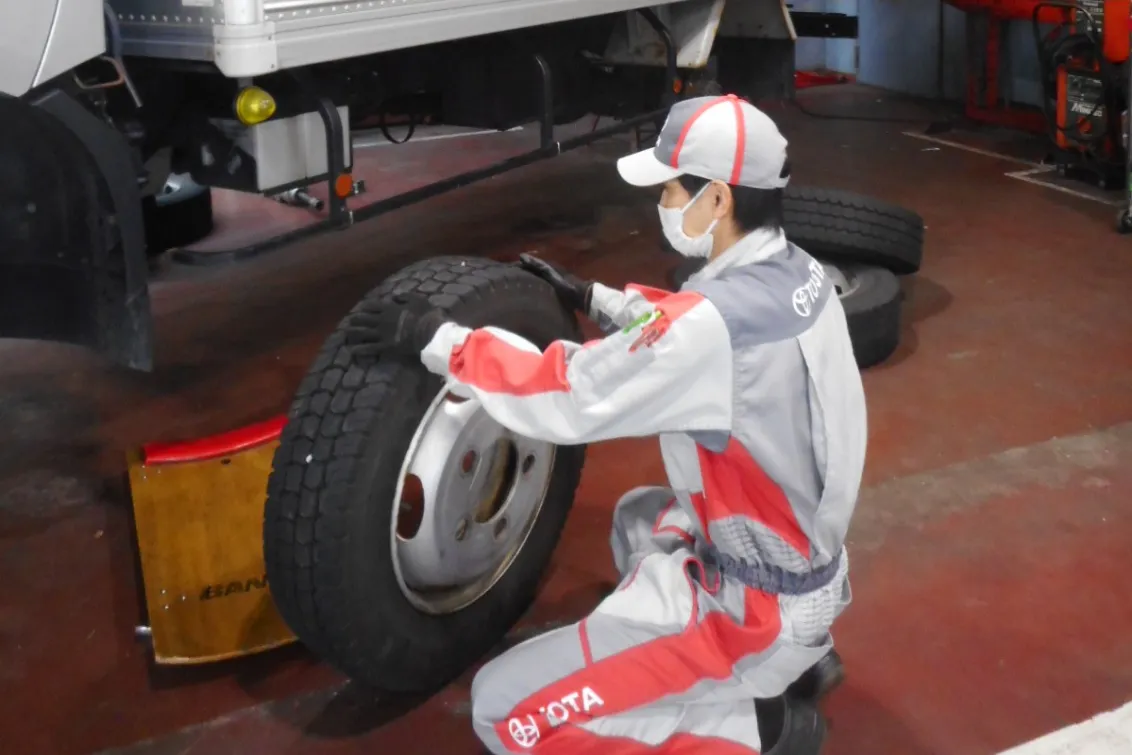 長野トヨタ自動車株式会社_小諸サービスサテライト_スタッフ3