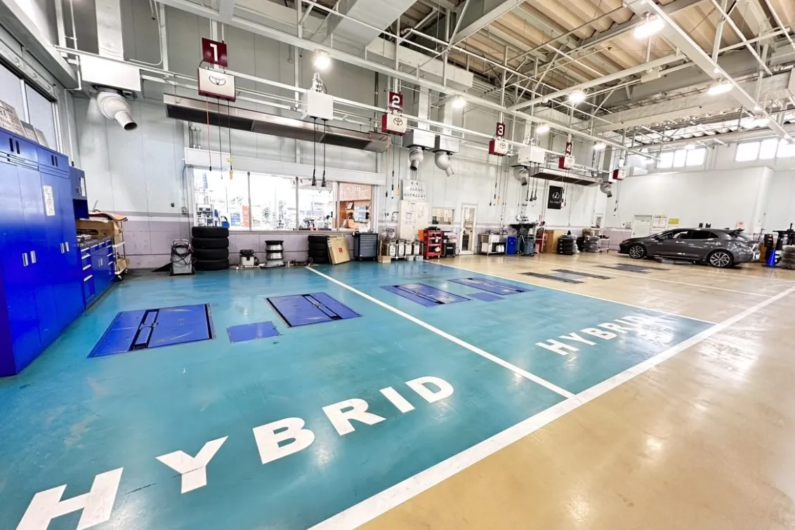 栃木トヨタ自動車株式会社_岩曽店_整備工場