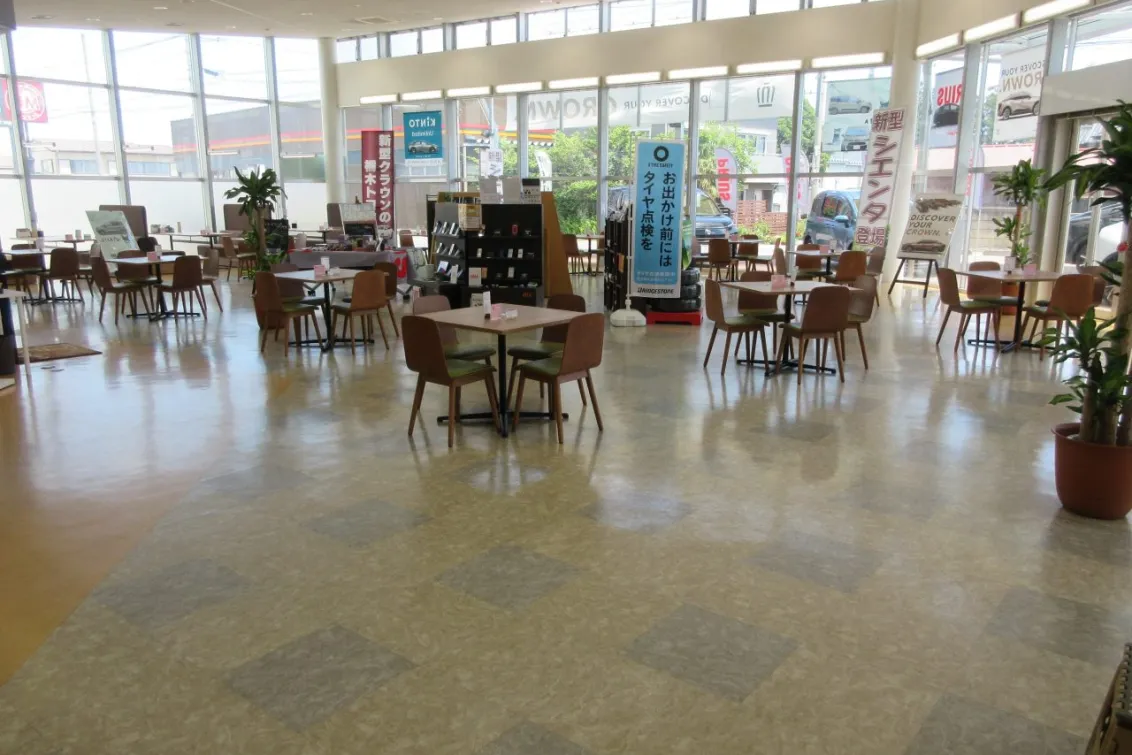  栃木トヨタ自動車株式会社_黒磯店_店舗内観