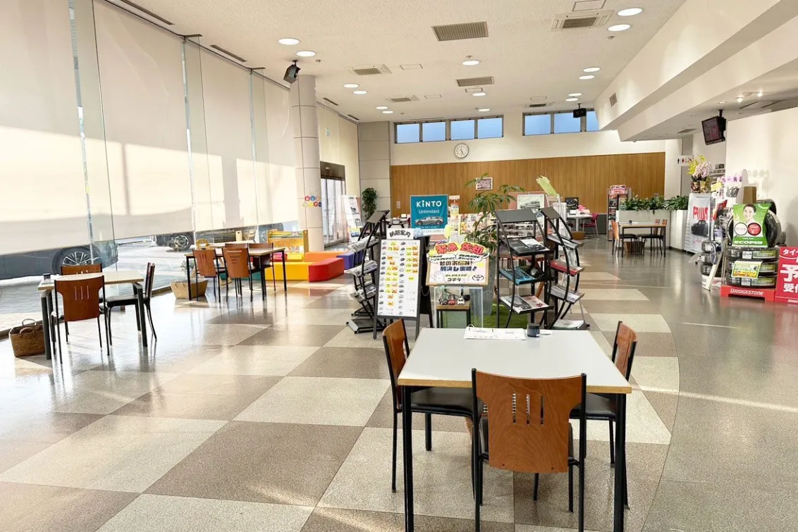 栃木トヨタ自動車株式会社_簗瀬店_店舗内観
