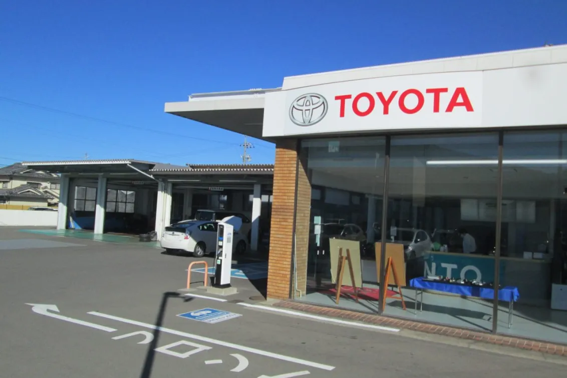 長野トヨタ自動車株式会社_上田中央店_外観2
