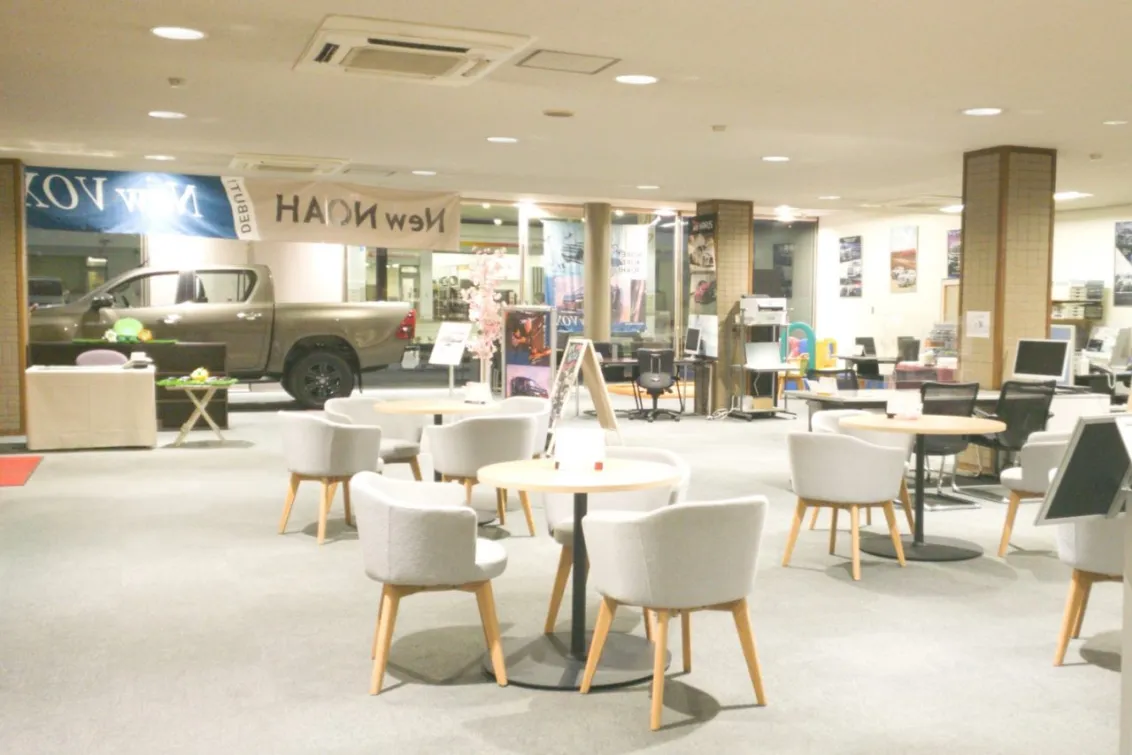 長野トヨタ自動車株式会社_伊那店_内観