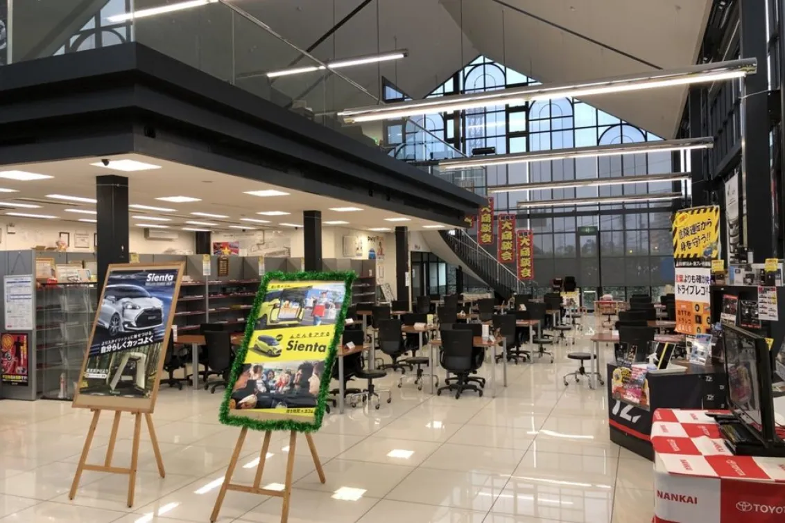 トヨタカローラ南海_カローラ光明池店_店舗内装