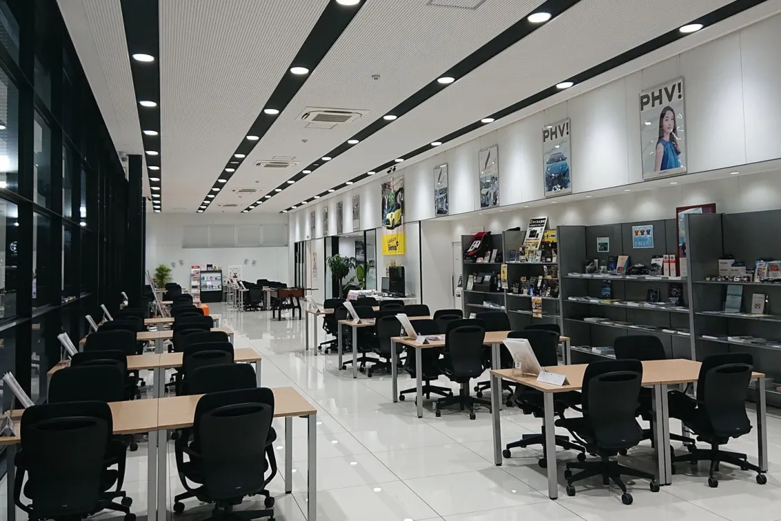 トヨタカローラ南海_カローラ泉佐野店_店舗内装