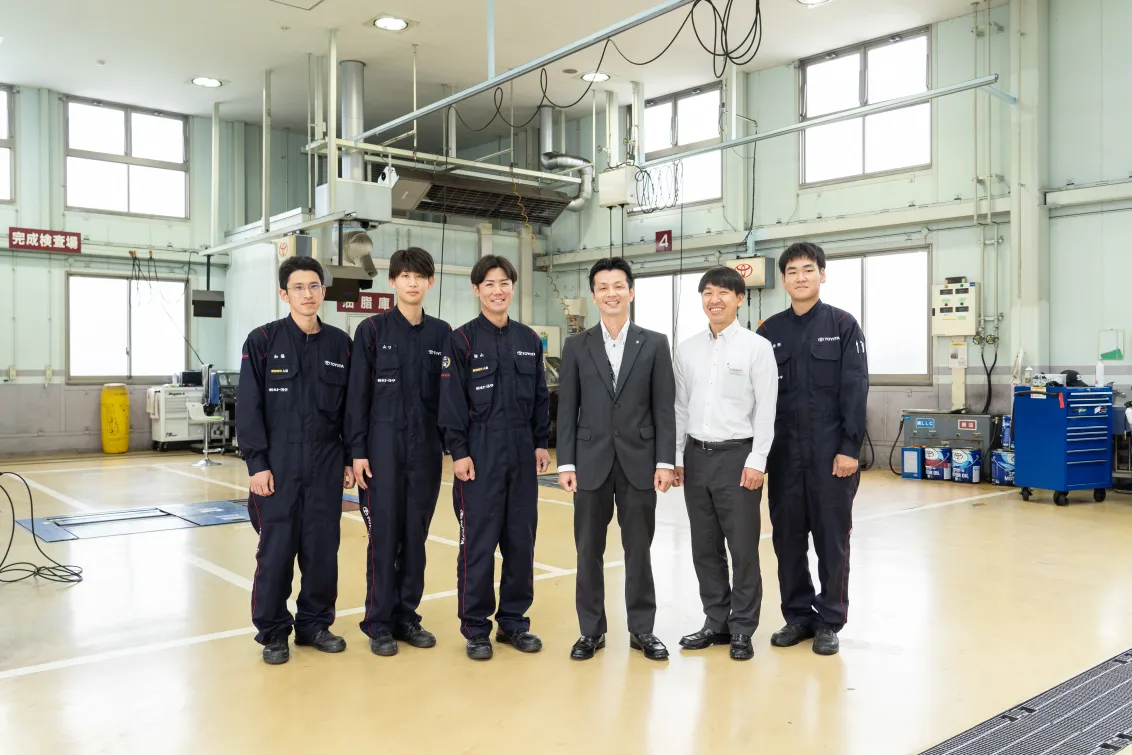 栃木トヨタ自動車株式会社_簗瀬店_スタッフ集合