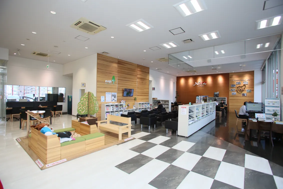 ネッツトヨタ和歌山_岩出店_内観