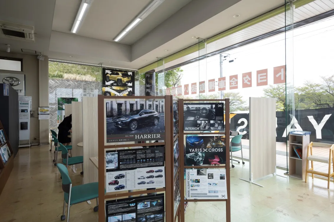 栃木トヨペット株式会社_宇都宮岡本店_店舗内装