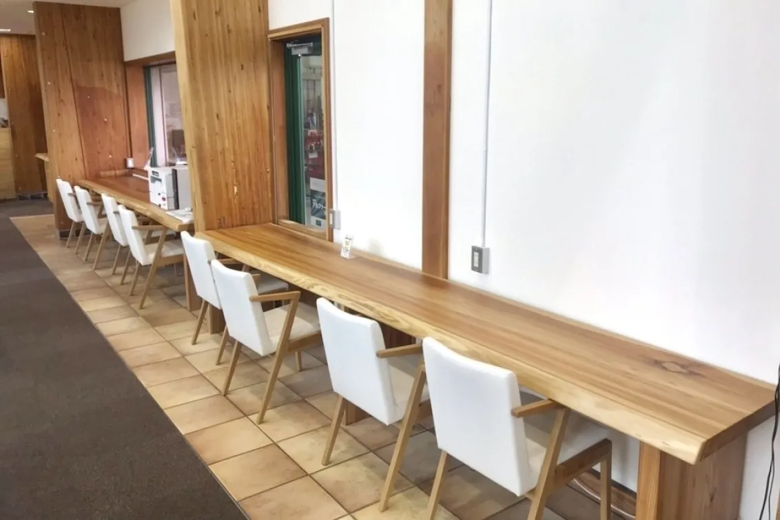 栃木トヨペット株式会社_足利トンネル通り店_店舗内装