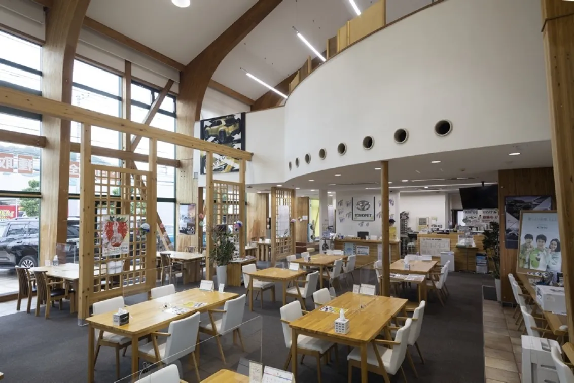 栃木トヨペット株式会社_足利トンネル通り店_店舗内装