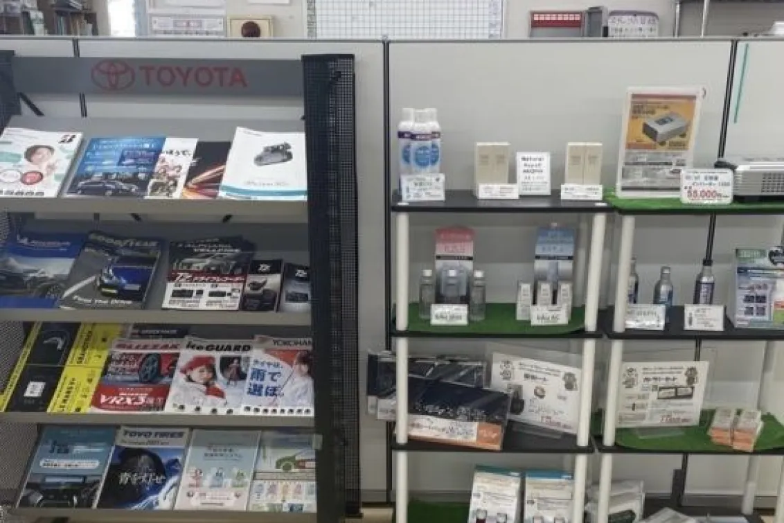 トヨタカローラ名古屋株式会社_常滑店_内観