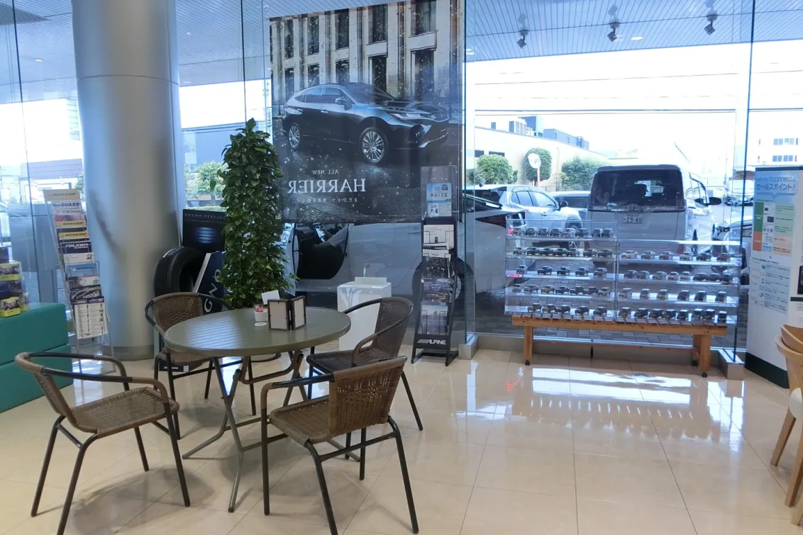 栃木トヨペット株式会社_宇都宮平出店_店舗内装2