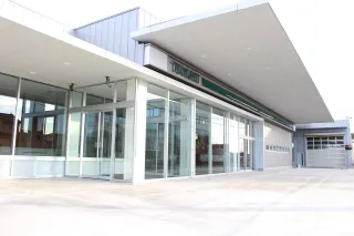 トヨタ_群馬トヨペット株式会社_前橋上小出店_店舗外観