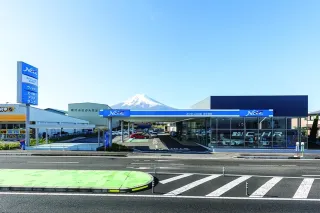 ネッツトヨタ山梨株式会社_富士吉田店_店舗外観