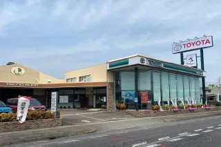 三重トヨペット株式会社_津栗真店_店舗外観