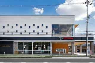 トヨタカローラ神戸株式会社 伊丹店