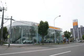 トヨタカローラ札幌_八軒店_店舗外観