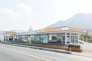 トヨタカローラ岡山_店舗外観
