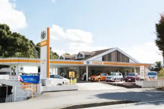 トヨタカローラ岡山_店舗外観