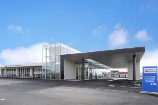 トヨタ_ネッツトヨタ苫小牧株式会社_樽前いとい店_外観