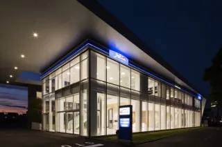  トヨタ_ネッツトヨタ苫小牧株式会社_とまこまい店_外観