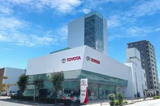 ネッツトヨタ東都株式会社_ネッツタワー足立店_外観