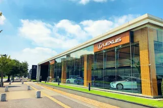 茨城トヨタ自動車株式会社_レクサス守谷_店舗外観